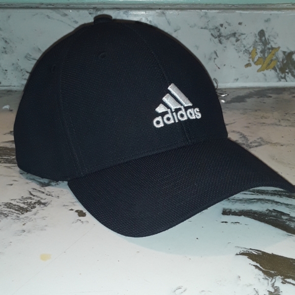 small medium cap size